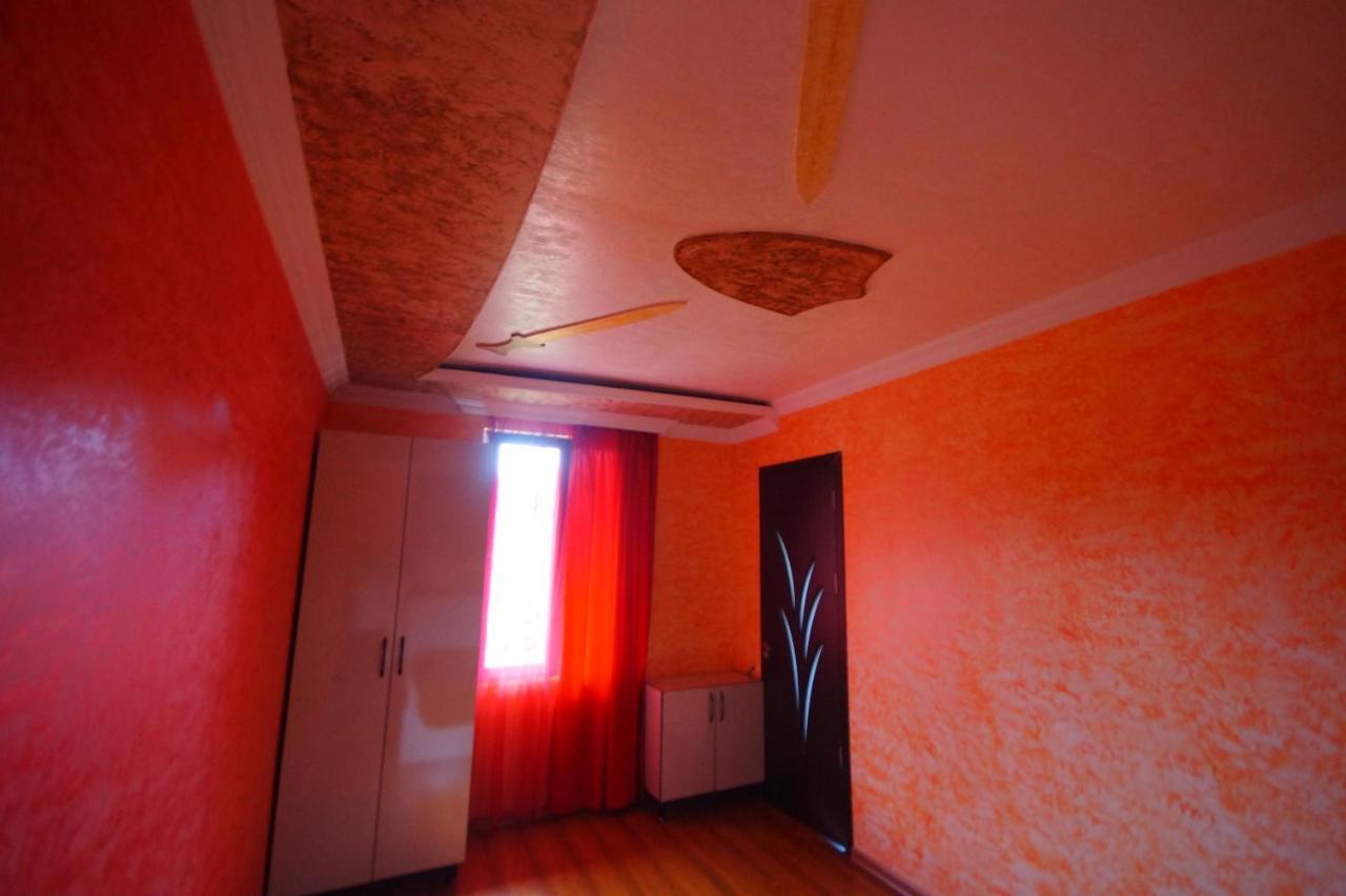 Hotel Oasis Gasamania Batumi Habitación foto